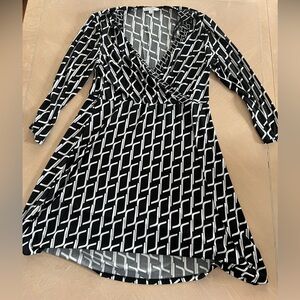 Black & White Geometric Surplice Long-Sleeve Dress